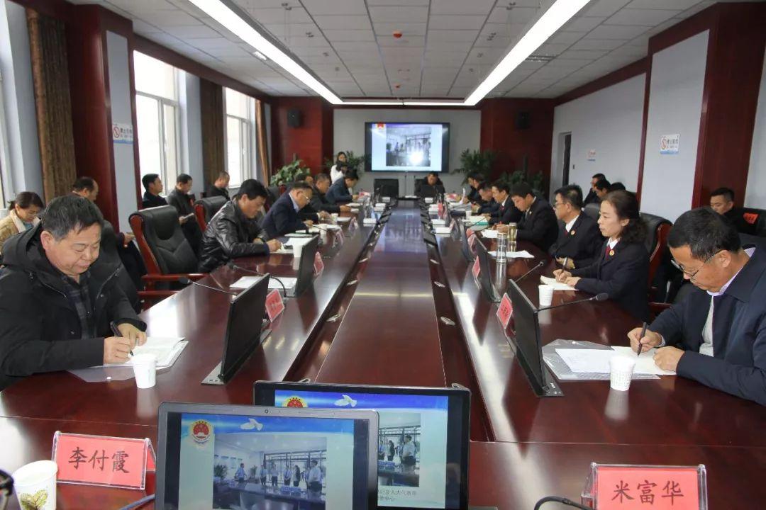 廢品回收新趨勢，小巷中的綠色奇遇之旅