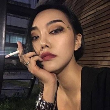 最新美女紋身圖案，時(shí)尚潮流中的個(gè)性表達(dá)